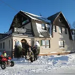 Restaurace A Maja Maison d'hôtes 3*