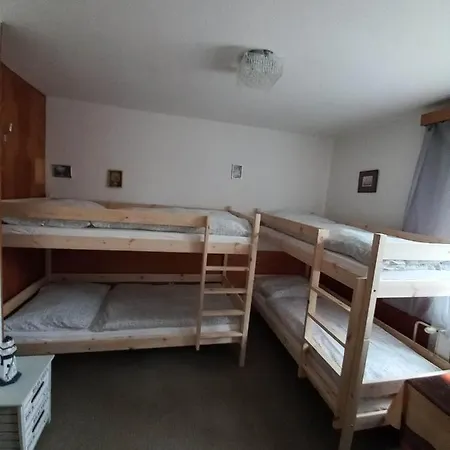 Restaurace A Maja Guest house *