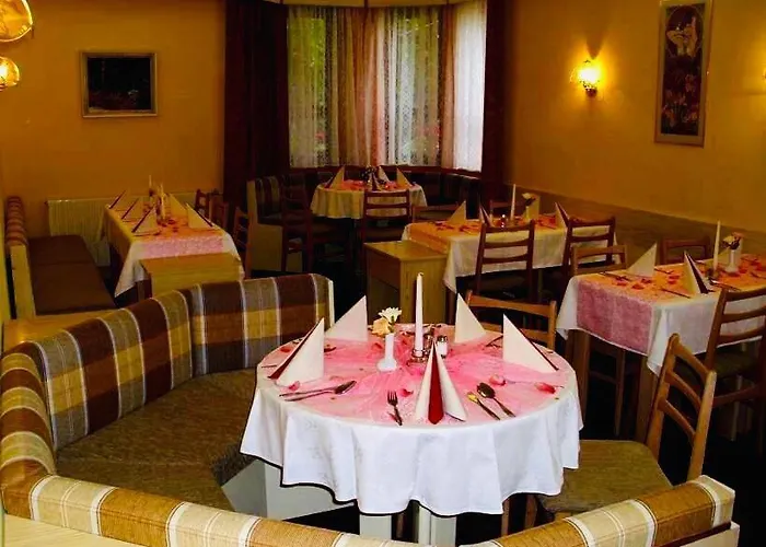Restaurace A Maja Benecko